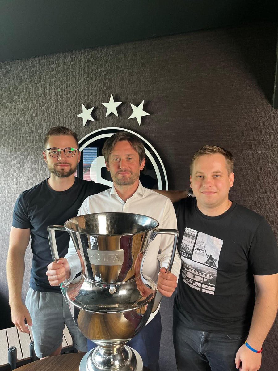 doktor Cvach tweet media