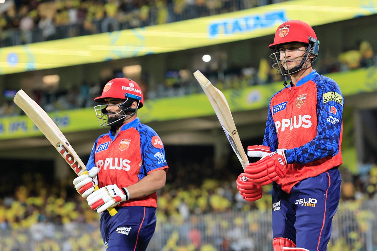kapildevtamkr's tweet photo. THE MONSTER HAS ARRIVED TO COOK CSK .

WHAT A SHOT MAN.

50 RUNS IN JUST 3.2 OVERS.

#CskvPbks #CskvsPbks #PbksvsCsk
#PbksvCsk #PriyanshArya https://t.co/MOCBN9ofhM
