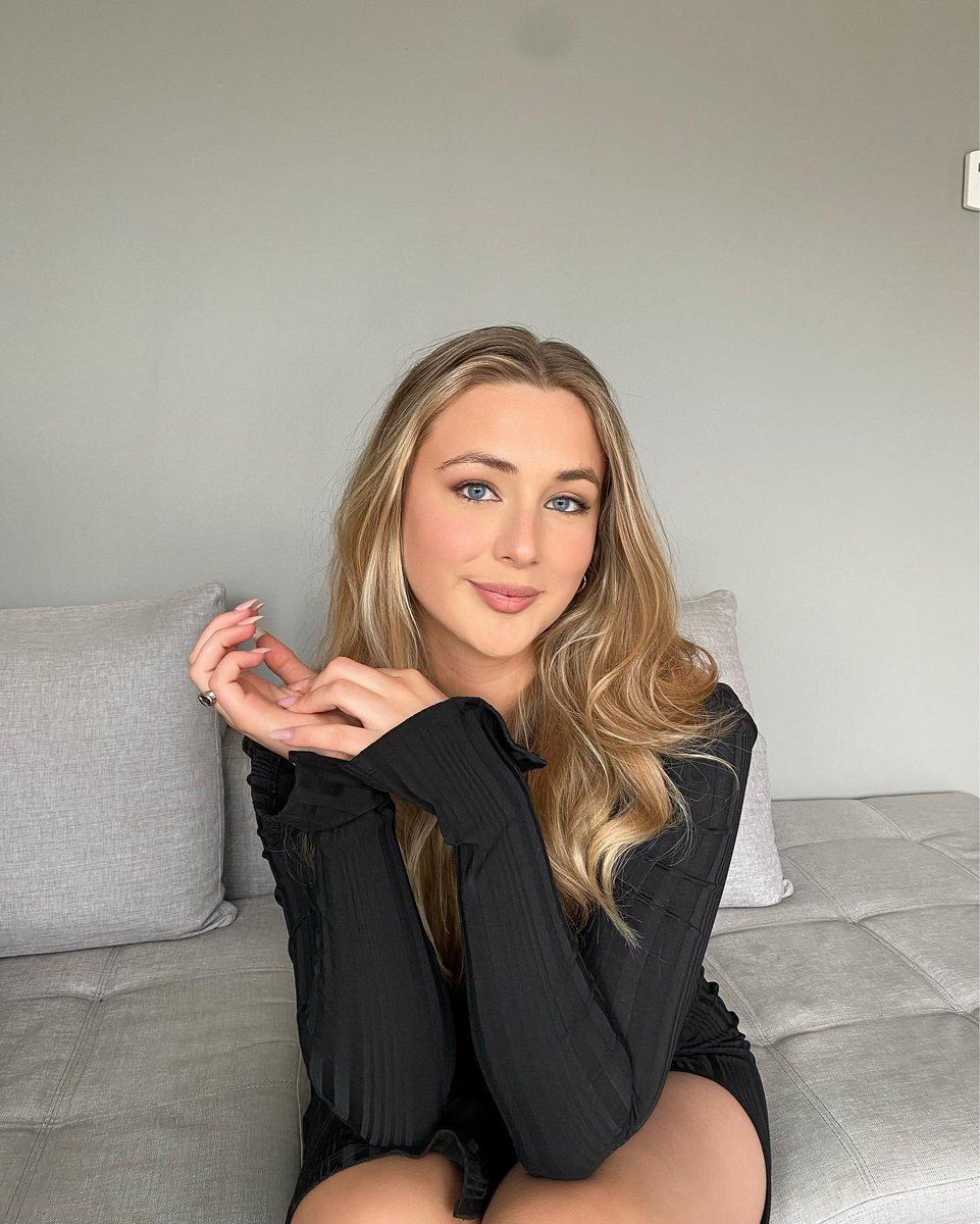 MiNa MAGA tweet media