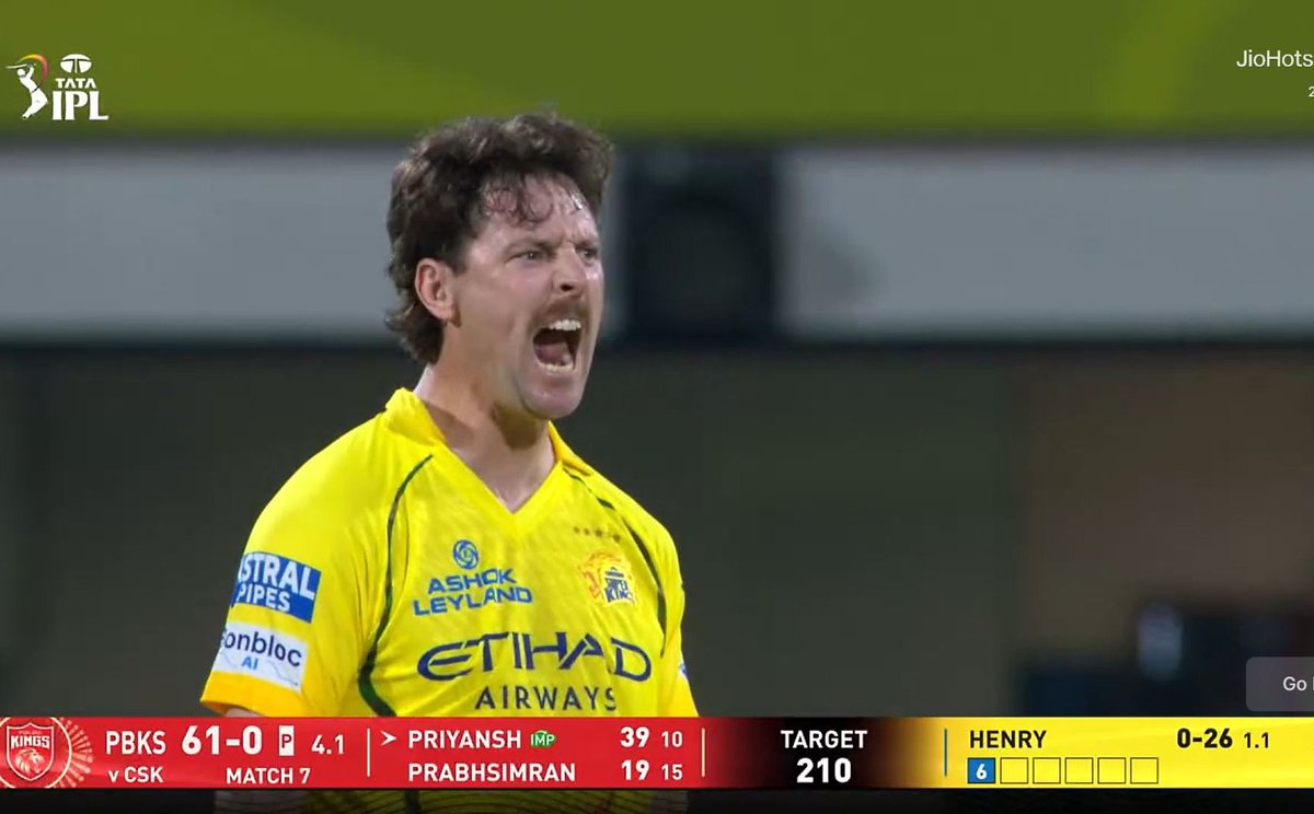 This is a captaincy wicket by Ruturaj Gaikwad.

He told Matt Henry before the delivery to bowl wicket-to-wicket, and he did, taking the wicket.

My blud is improving in captaincy 🫡