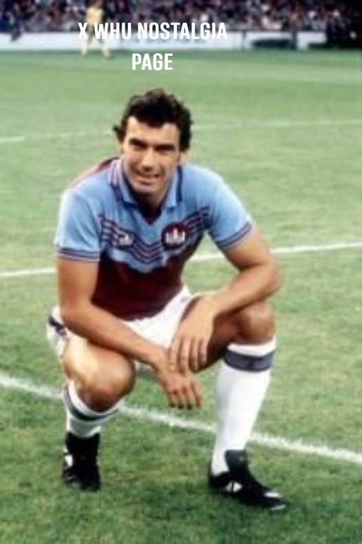 x west ham united nostalgia page boleyn badges tweet media