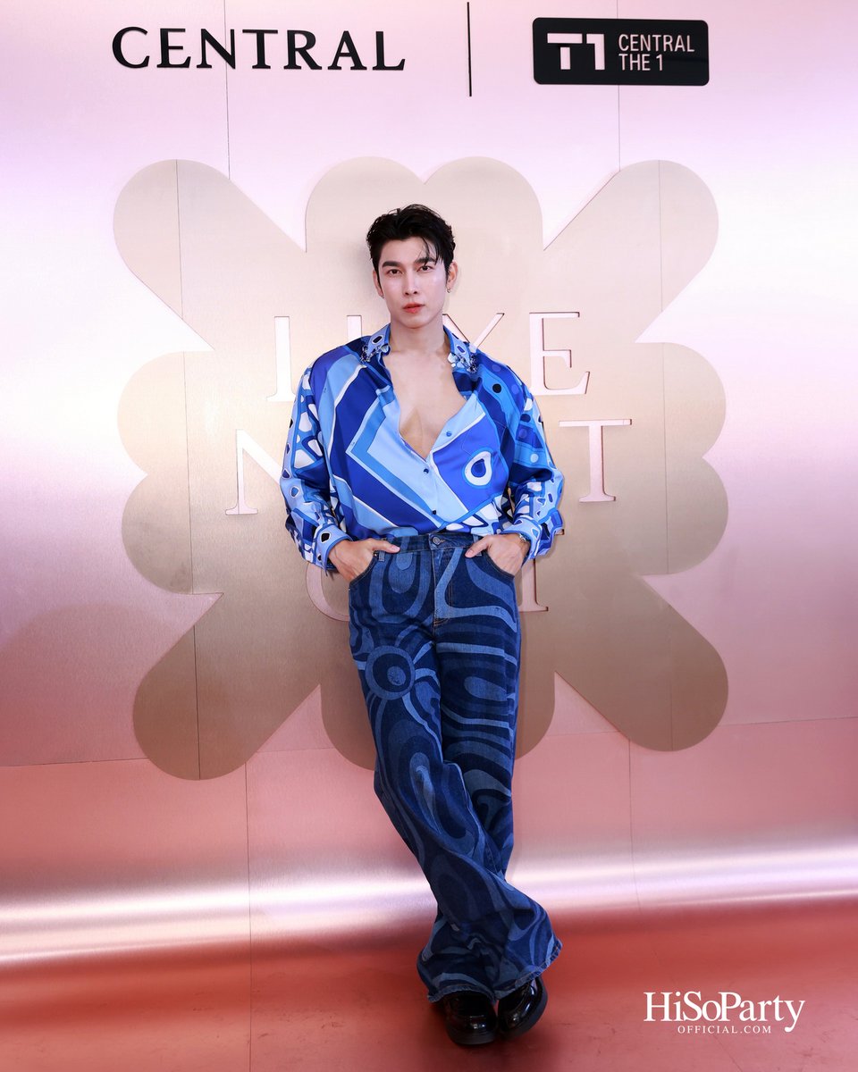 มิว ศุภศิษฏ์ ร่วมงาน ‘CENTRAL LUXE NIGHT OUT’ นิยามของค่ำคืนที่แฟชั่น ดนตรี และไลฟ์สไตล์มาบรรจบกันอย่างมีสไตล์ 

ติดตามภาพบรรยากาศในงานได้ที่
HiSoPartyOfficial.com

#CentralLuxeNightOutxMewSuppasit 
#MewSuppasit 
#CentralLuxeNightOut
#CentralChidlom 
#TheStoreofBangkok