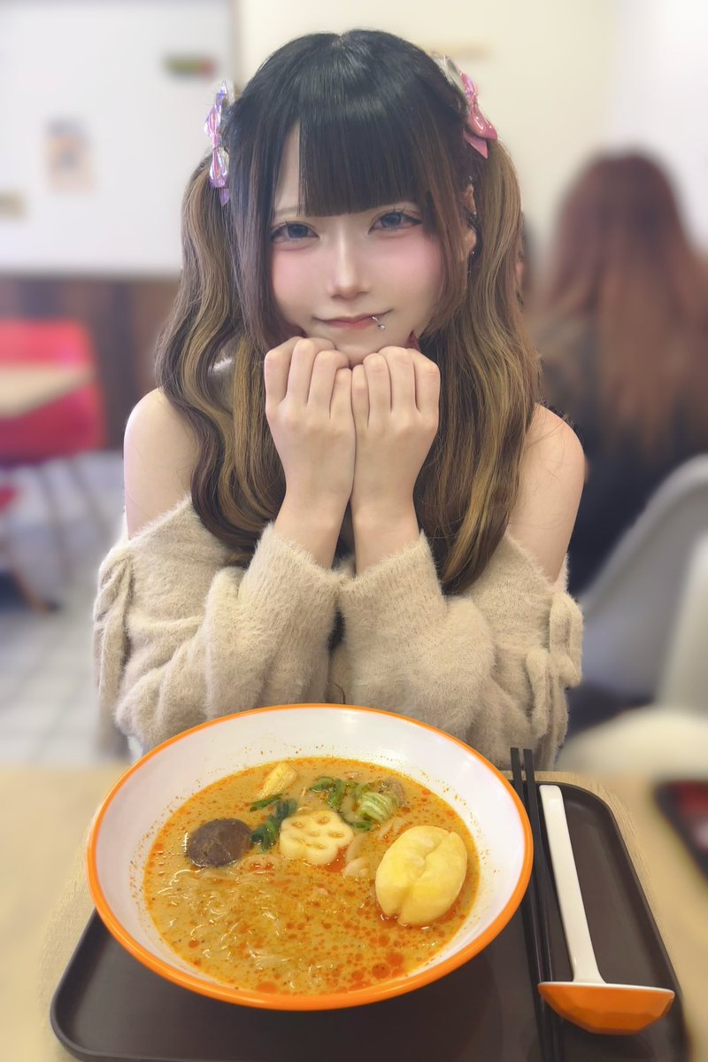 やのねむ tweet media