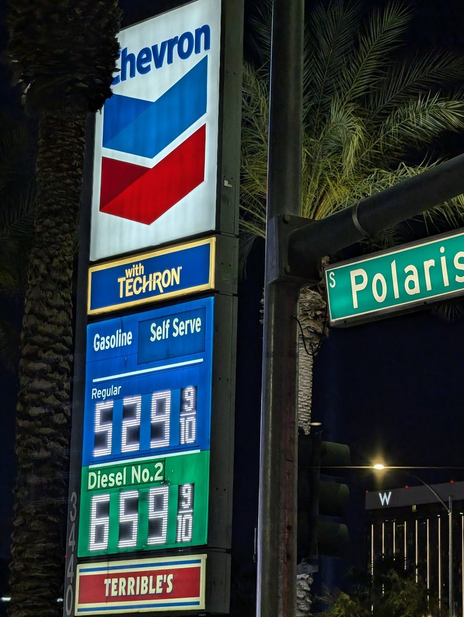 Las Vegas Locally 🌴 tweet media