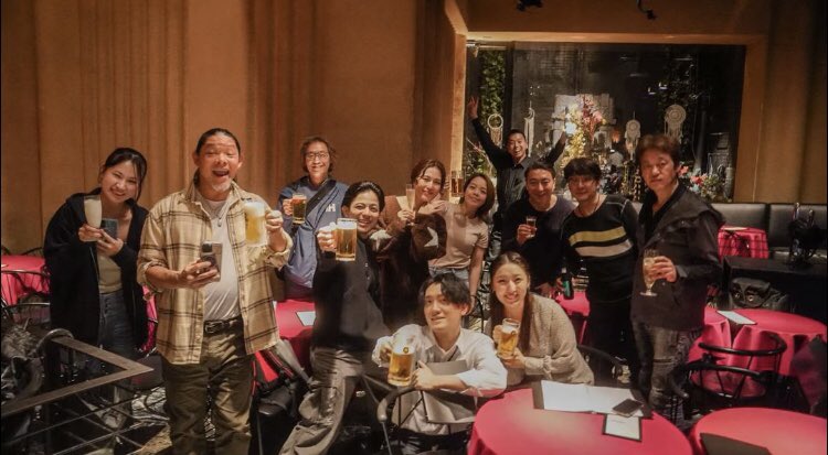 chiesatake's tweet photo. 素敵なカンパニーの一員として参加させていただき幸せな時間でした♪

バンマスのジェラルドかわさき氏！
またお会いしたまう❣️
本当にお疲れ様でした。
そして、ありがとうございました♪

ジェットだぁ〜！ https://t.co/MBV7141eTE