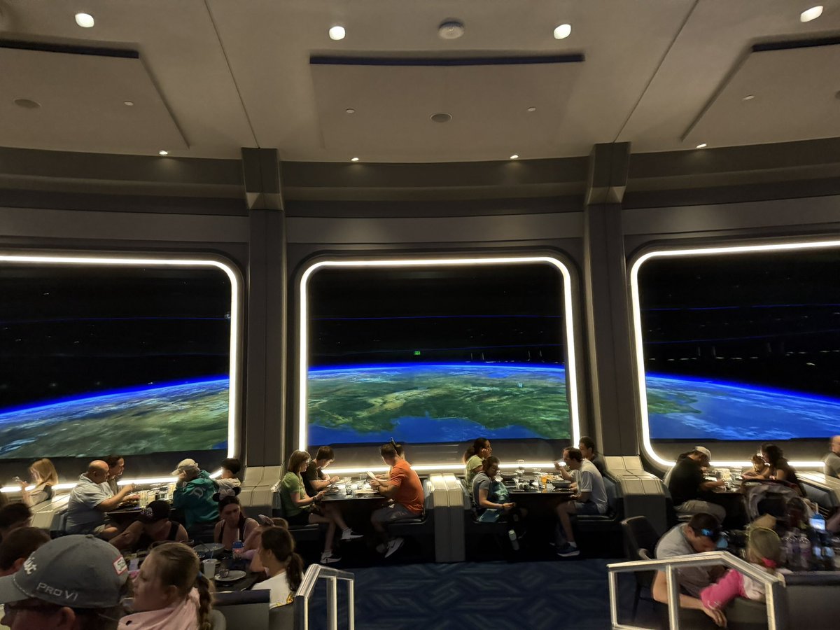 Jen Mehrnoush Z tweet media