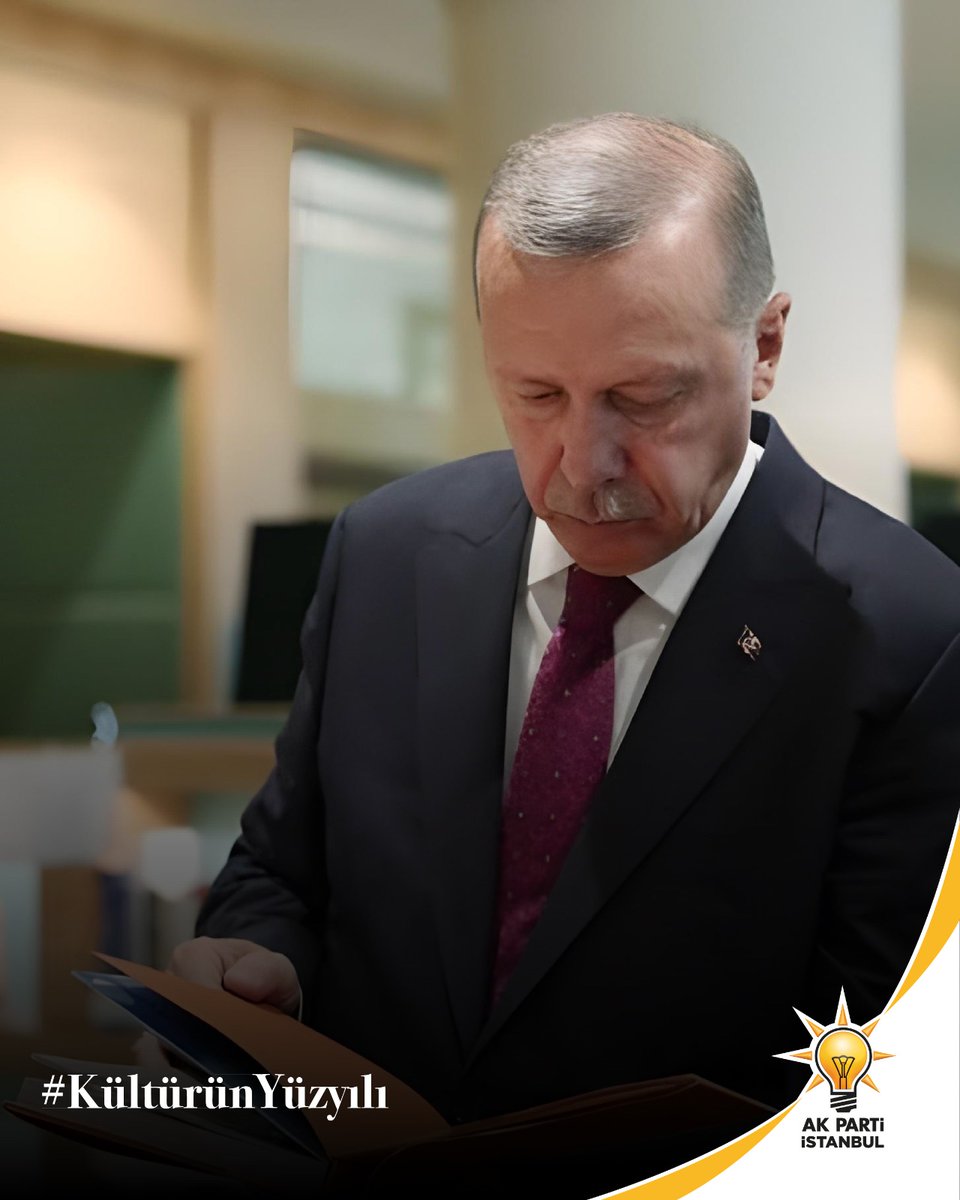 akkadinistanbul's tweet photo. Şehirler, medeniyetimizin yaşayan hafızası; kitaplar ise bu hafızayı geleceğe taşıyan en güçlü köprülerdir. Her biri; insanı düşündüren, derinleştiren ve kendi kökleriyle yeniden buluşturan birer rehberdir.

Bugün; kitaplarla beslenen, şehirleriyle bağ kuran ve kültürüne sahip çıkan bir nesil için çalışıyoruz. Çünkü biliyoruz ki okuyan, anlayan ve hisseden bir toplum, geleceğini de sağlam temeller üzerine inşa eder.

📍 Kültürle güçlenen, değerleriyle yükselen bir Türkiye için…

#KültürünYüzyılı