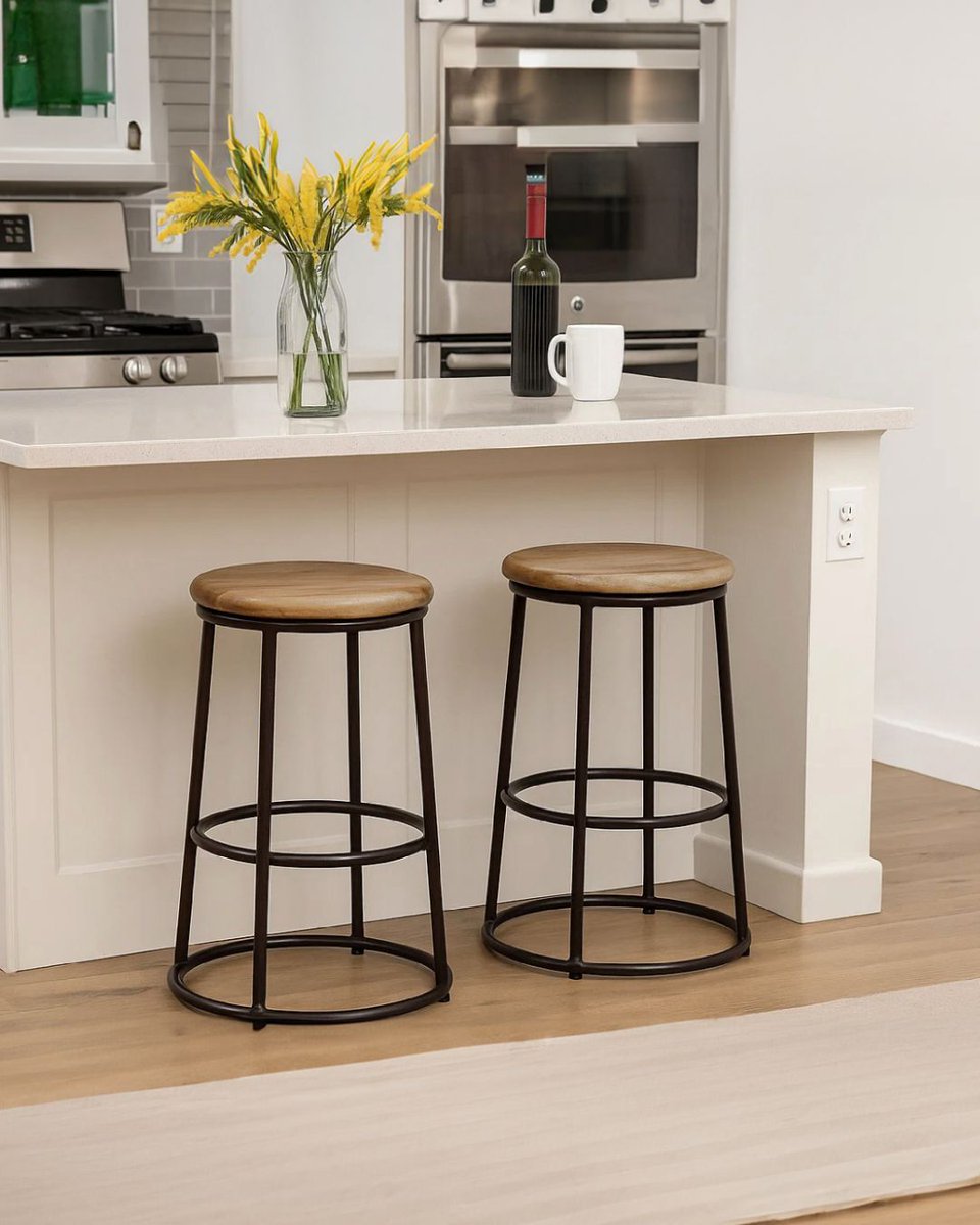 Casagear_USA's tweet image. Meet the 24 Inch Mango Wood Counter Height Barstool With Iron Base, Brown And Black By The Urban Port — rustic warmth meets industrial edge. ✨🪵🖤 #TheUrbanPort #MangoWood #CounterStool #HomeDecor