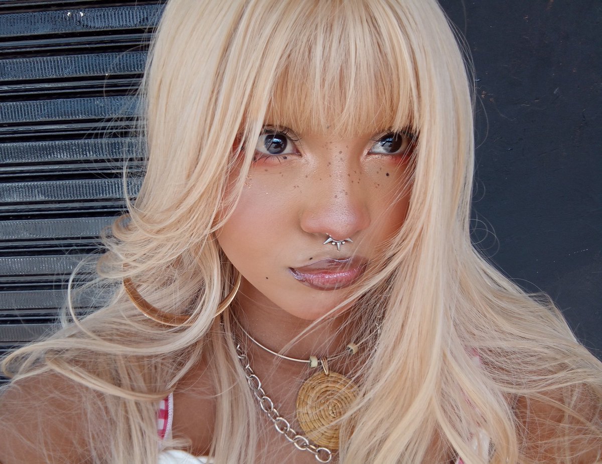 caroleta tweet media