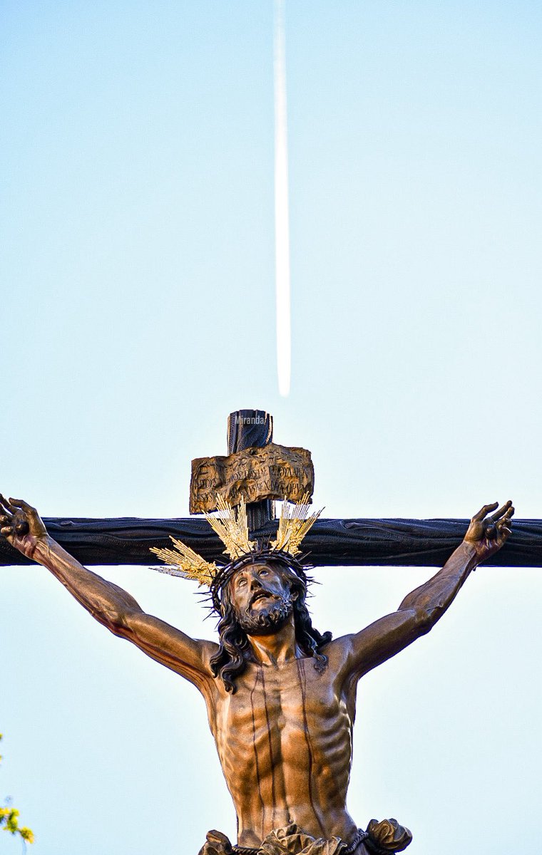 JM_Fotografo_'s tweet photo. El ultimo aliento de cada Viernes Santo en Triana.
•
📷 @JM_Fotografo_ 
#SSantaSevilla26 
@HispalisCofrade https://t.co/drwRR9GBcF