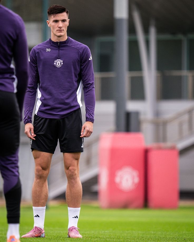 Joshua Zirkzee tweet media