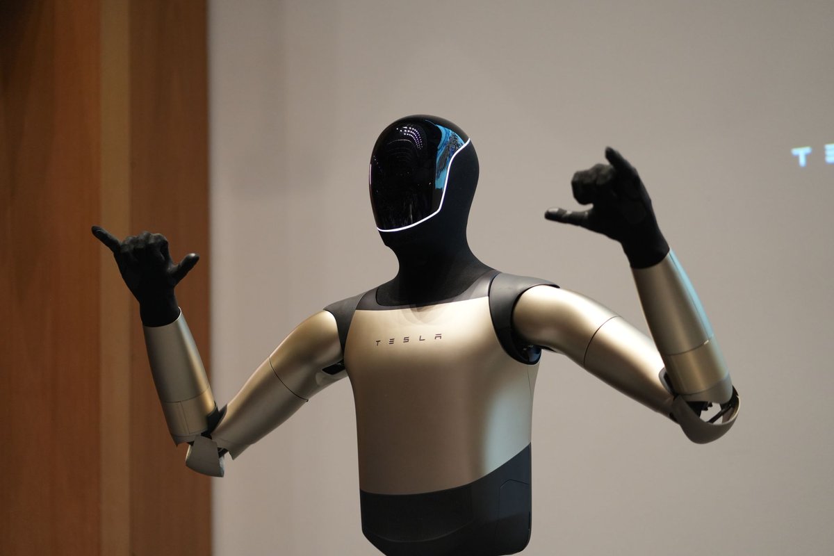 The Humanoid Hub tweet media