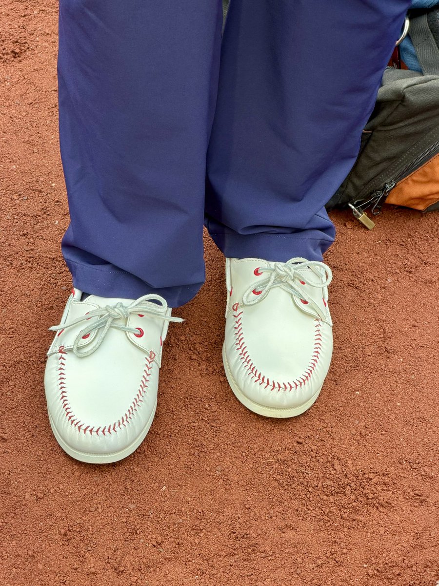 RochieWBZ's tweet image. Celebrating #OpeningDay with some brand new shoes that feature some beautiful stitching! #Quoddy @redsox