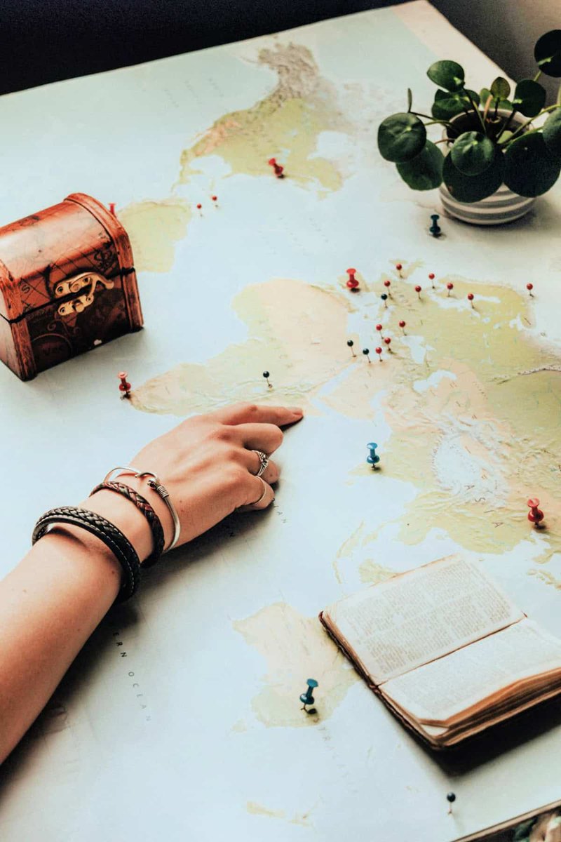 The Rebel Chick ✈️ tweet media