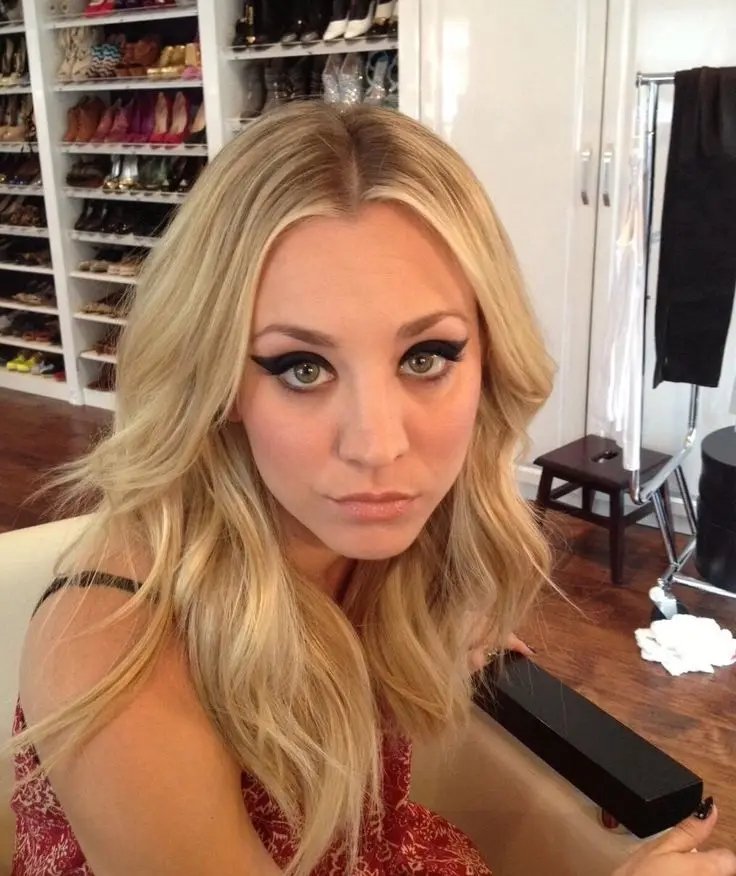 Kaley Cuoco tweet media