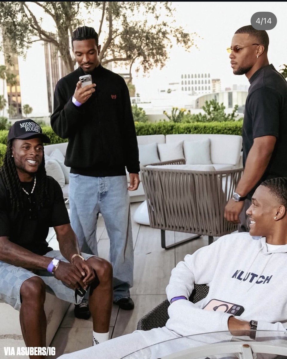 Sade 👋 #FlyEaglesFly 🦅 tweet media