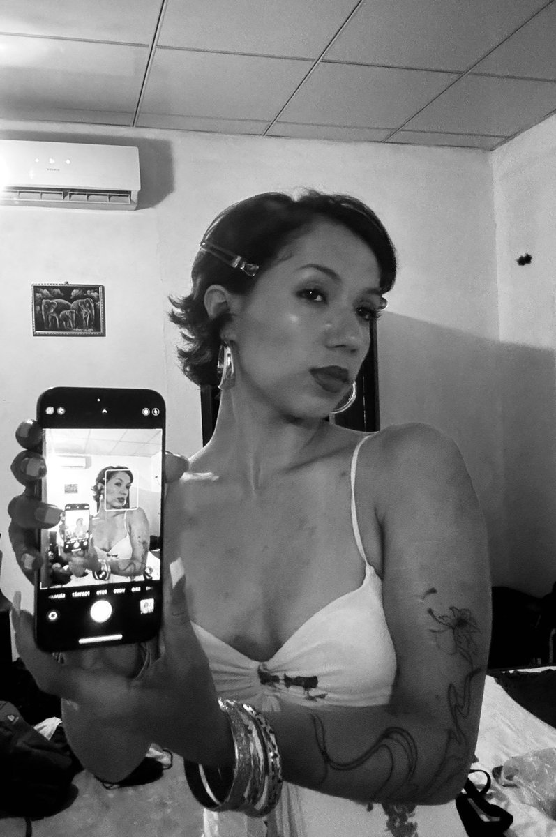 Maria🫒🍸 tweet media