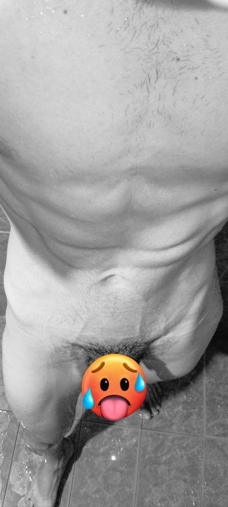 Criptosam21's tweet photo. 😏💦😎 Would you like to bathe with this man? #Chudaï 🔥 https://t.co/00Dxq95jBk