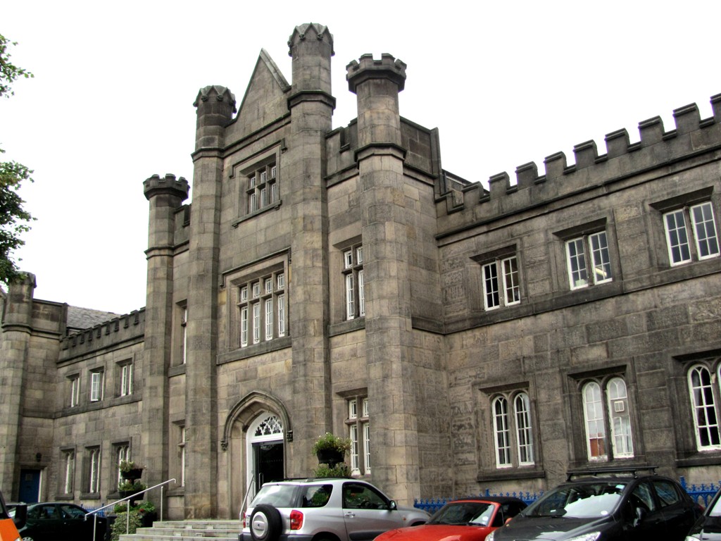 Traditional Architect Birthdays tweet media