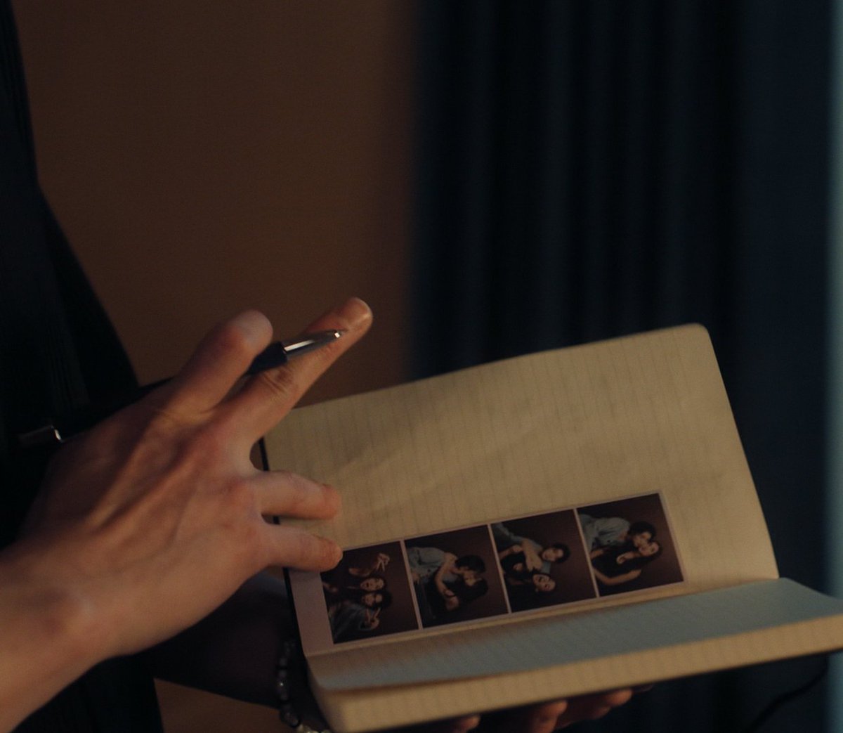 Can we talk about Minho writing songs and having his picture with Kitty on his notebook?? LOVER BOY😭