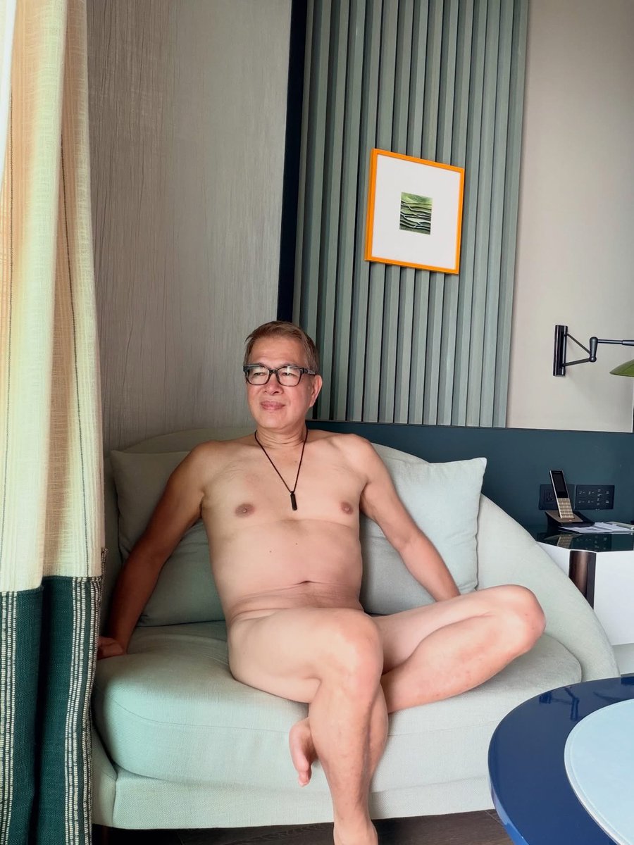 ชอบลุงขาวๆอวบๆมีพุงครับ ❤️ tweet media