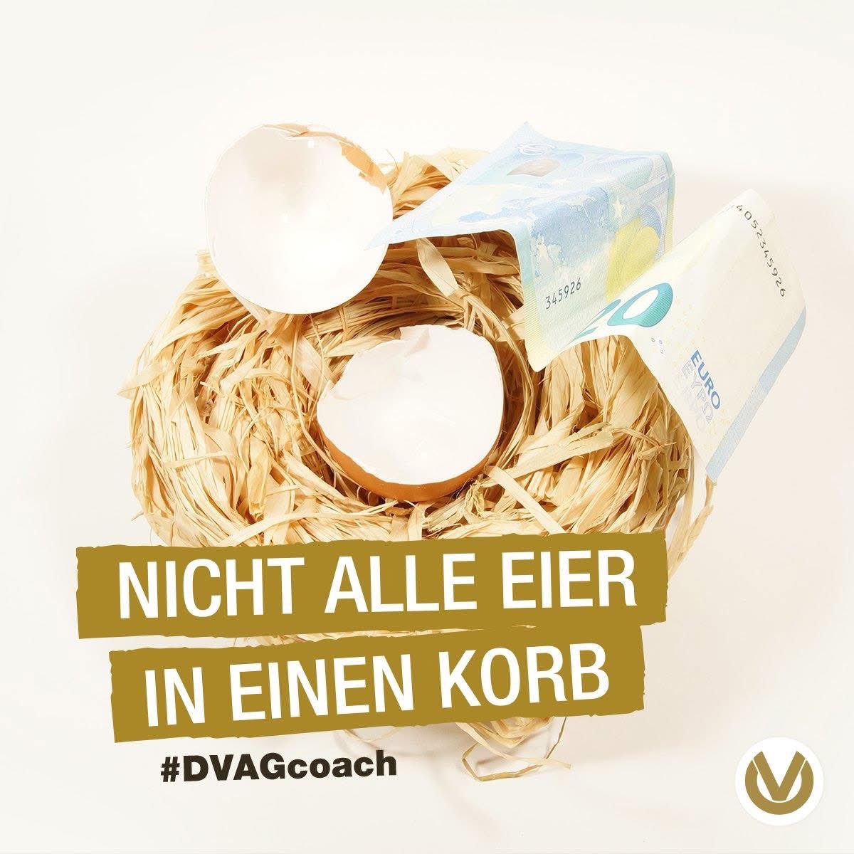 „Lege nicht alle Eier in einen Korb“, dieser Rat hat nichts mit Ostern zu tun, sondern mit eurer Geldanlage 😉 Wer sein Erspartes in verschiedene Investments anlegt, kann Schwankungen an der Börse abfedern. Aber erstmal wünschen wir allen frohe und gesunde Osterfeiertage! 🐣🐇