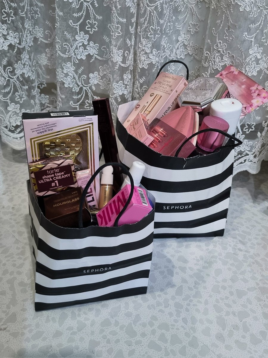 مولی ویزلی tweet media