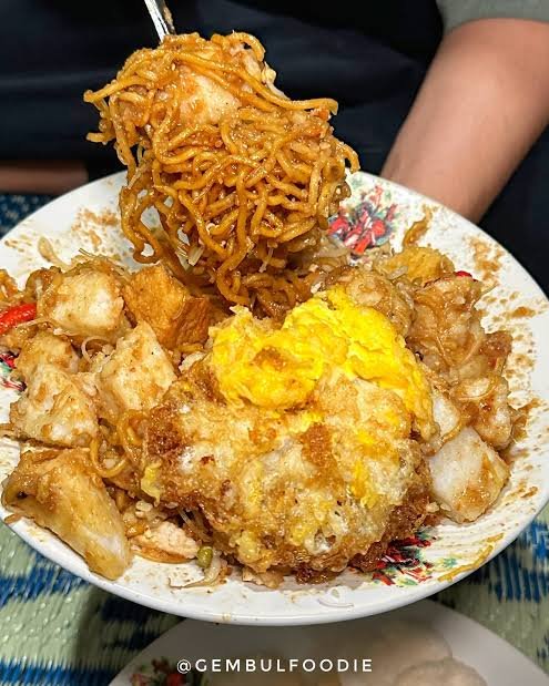 Saya manusia tweet media