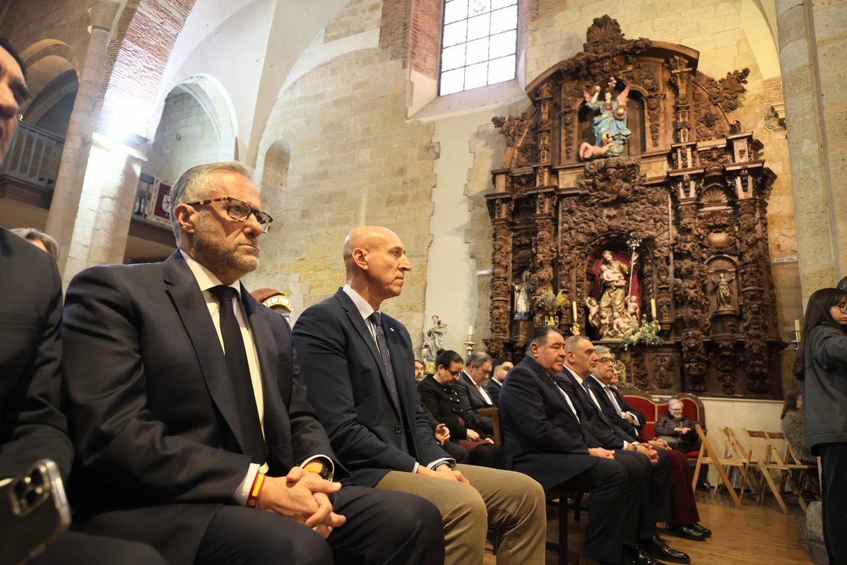 Cortes de Castilla y León tweet media