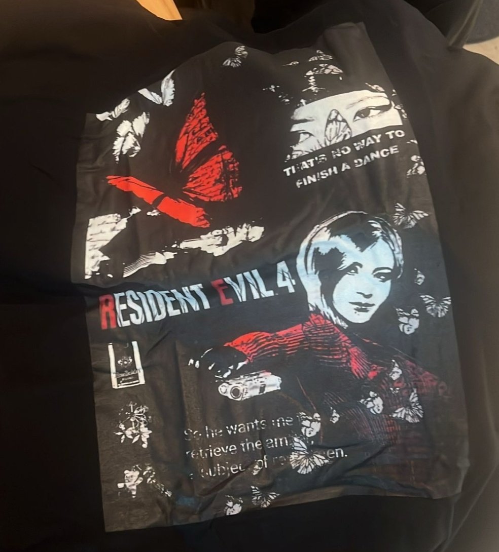 . * • 🦇 tweet media