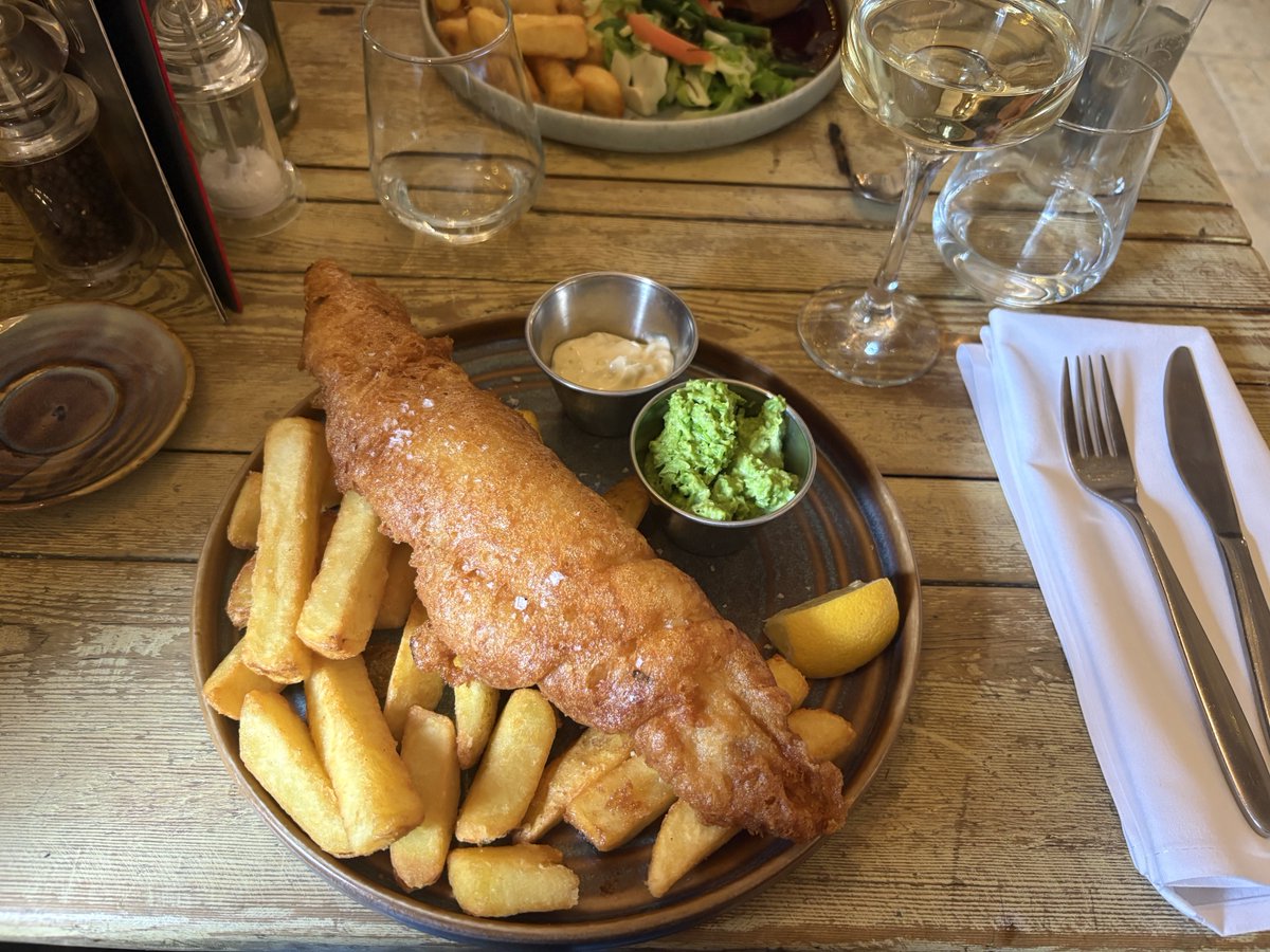 nicola h tweet media