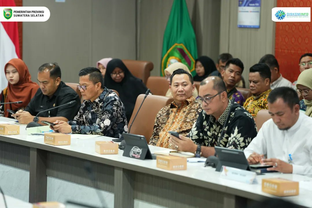 Sumsel Bidik Predikat Terbaik, Edward Candra Pimpin Finalisasi Laporan Kinerja PSN 2025.

#GubernurSumsel
#WakilGubernurSumsel
#HermanDeru
#CikUjang 
#DiskominfoSumsel
#PemprovSumsel
