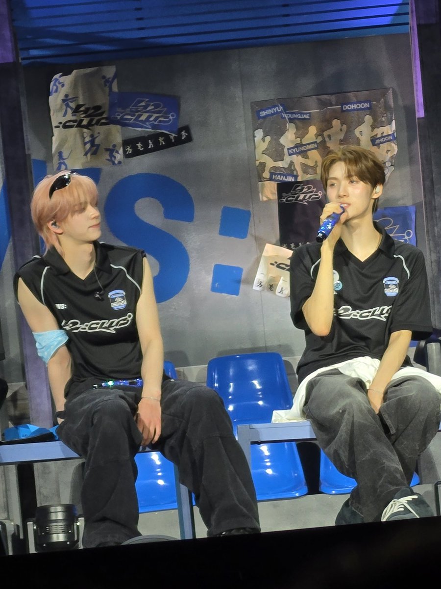 nyu 🐈‍⬛ tweet media