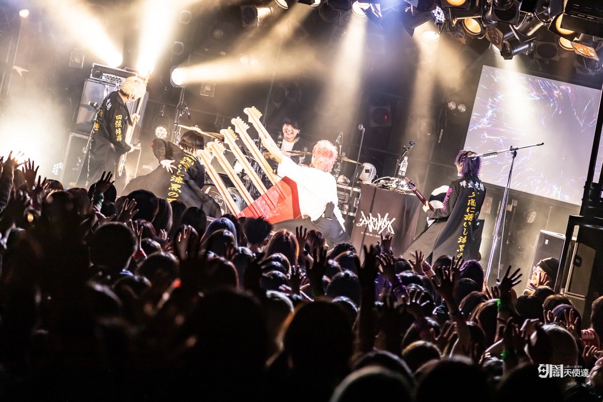 夕闇に誘いし漆黒の天使達 tweet media