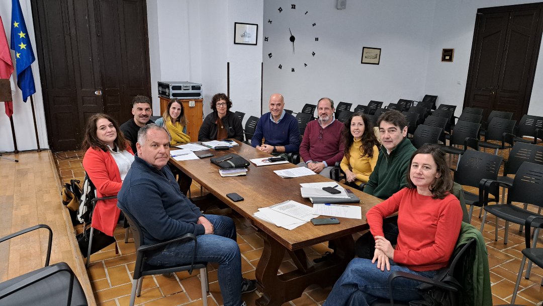 Cantabria_Rural's tweet photo. Estamos trabajando en la firma de un acuerdo de Custodia del Territorio para fomentar la participación ciudadana en la conservación del río Saja 
https://t.co/wMgzNOitiB https://t.co/v4yclyPL1H