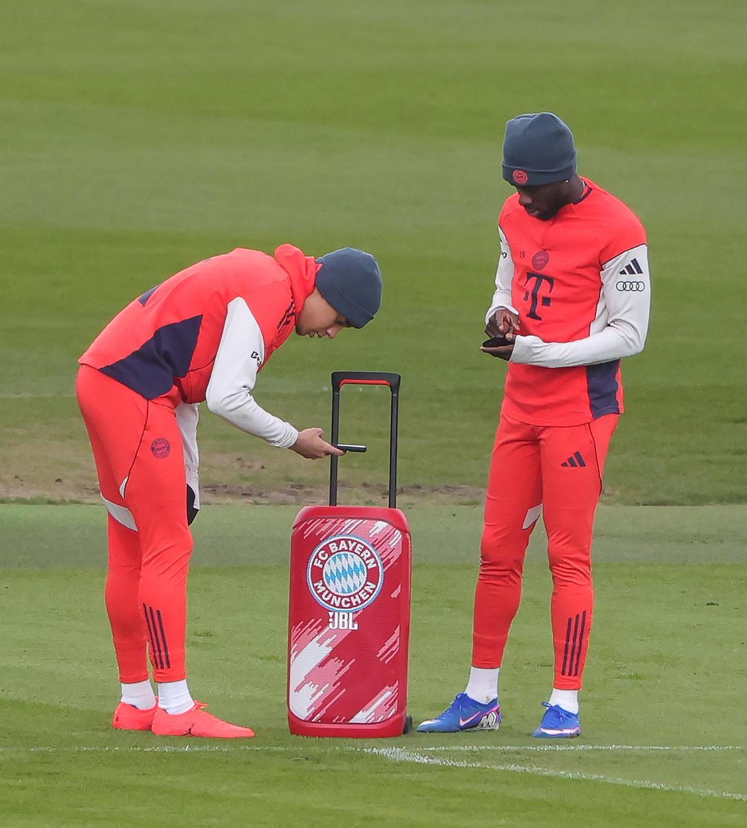 Bayern & Germany tweet media