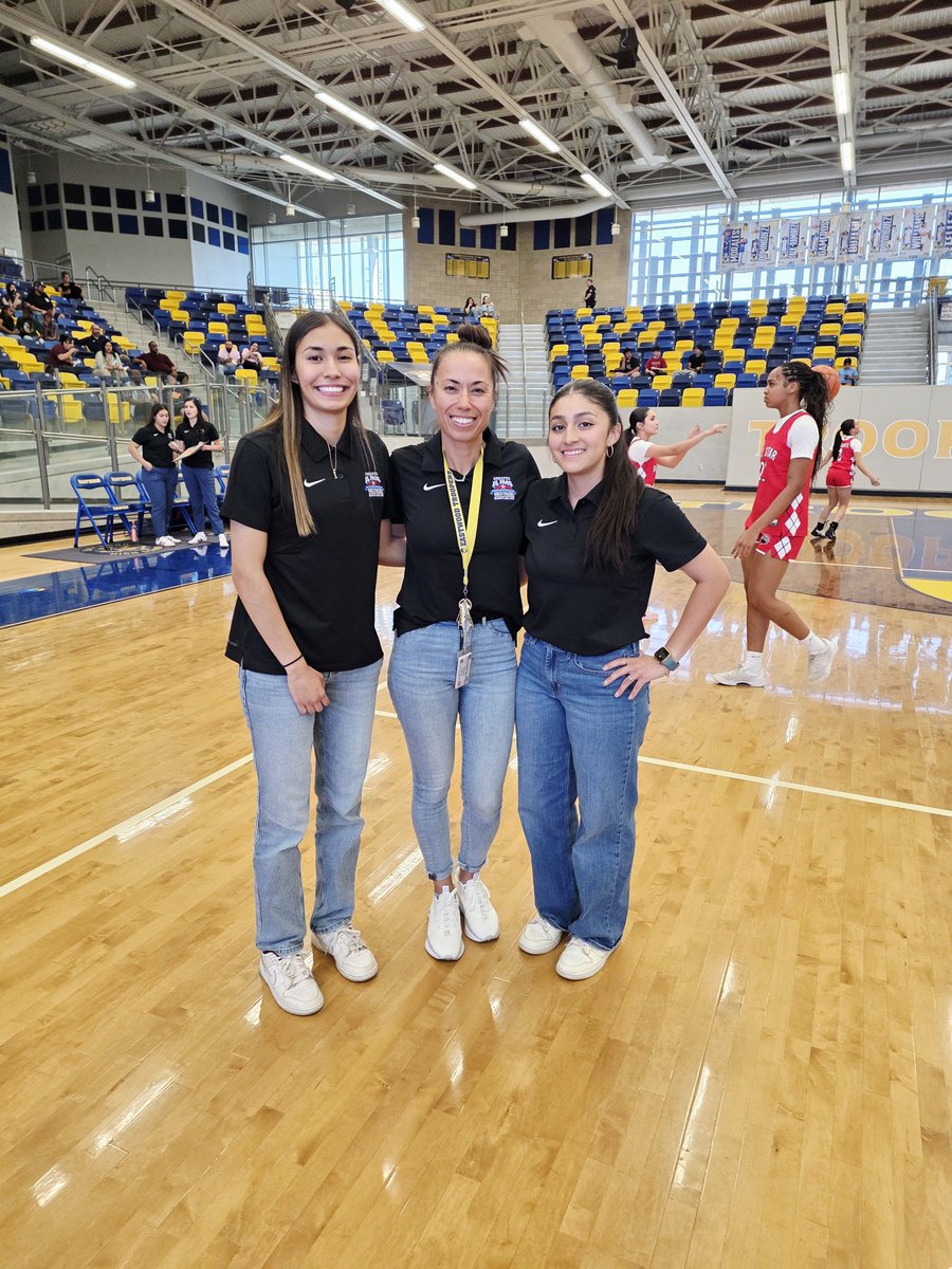IFalk4's tweet photo. What a great night! Victoria doing wha she does best- winning on our home floor! Aby winning the Margaret Hussman Scholarship and Maya and Itzel winning on our home floor - on the coaching side. These moments are what makes coaching so special 
 Thanks @GreaterEl https://t.co/Rwx953efpd