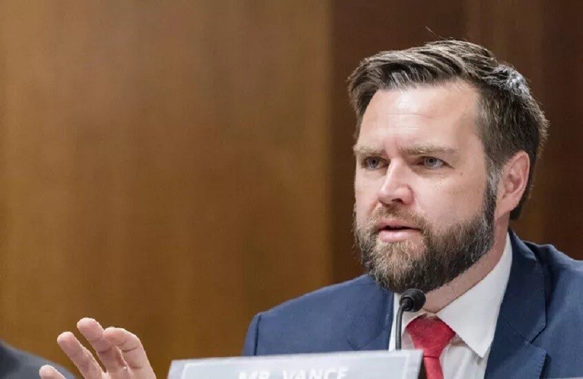 أكسيوس: نائب ترامب يتوقع استمرار الحرب مع إيران لأسابيع ومسؤول أمريكي يعتبر فانس الخيار الأخير للتوصل لاتفاق