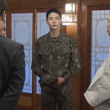 큐티໒꒱⋆꙳ tweet media