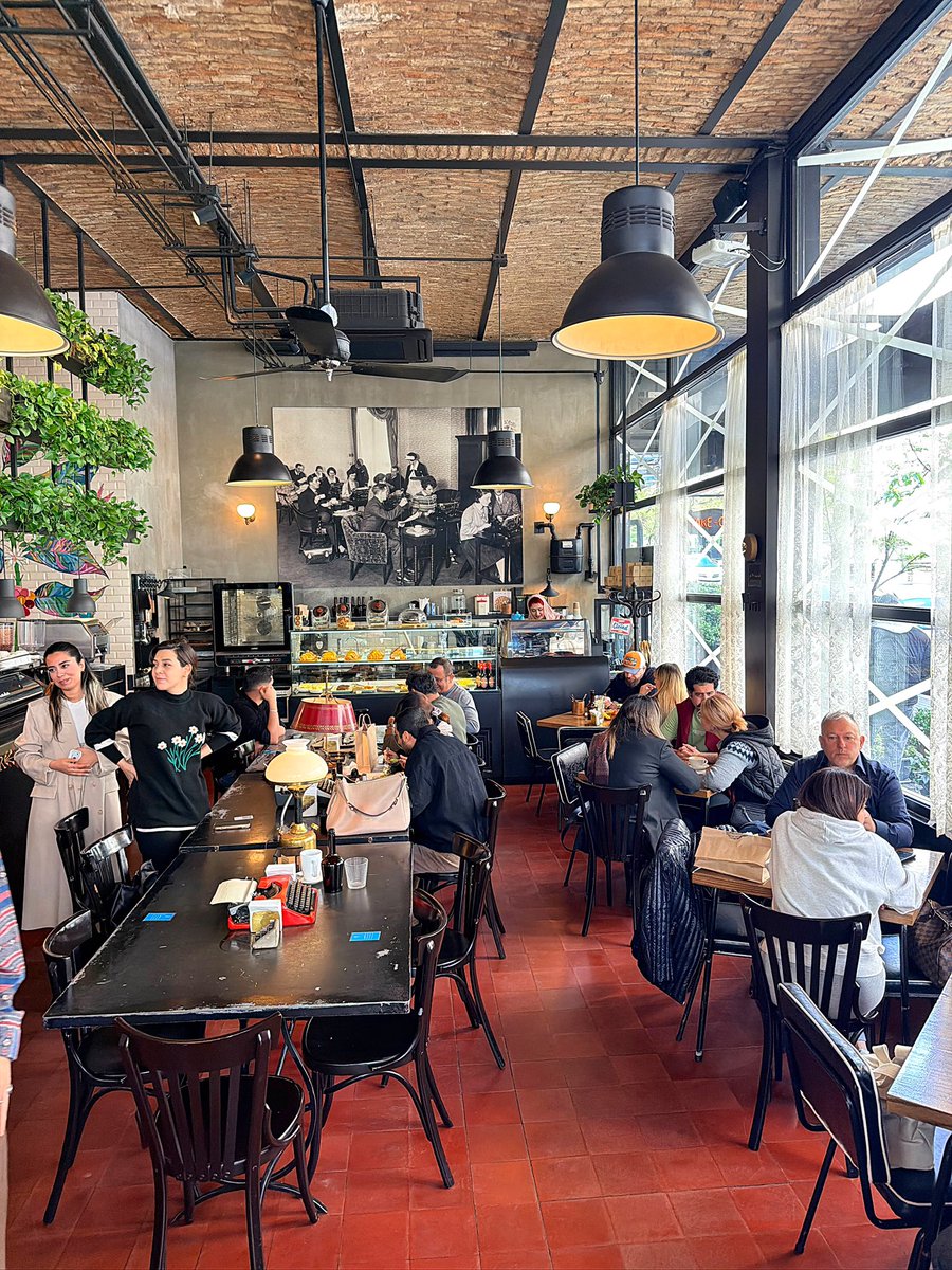 همایونی tweet media