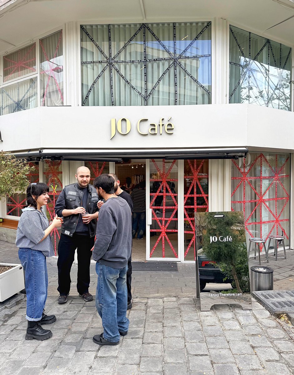 همایونی tweet media