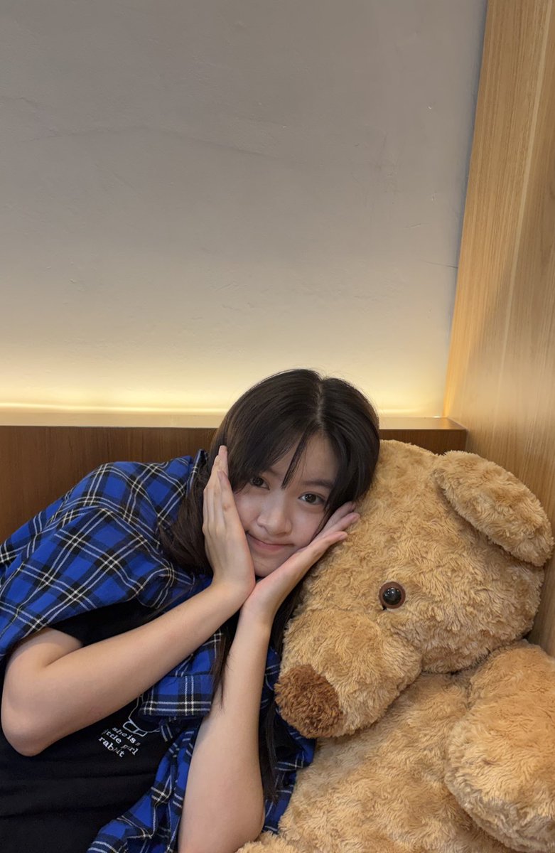 Hillary Abigail tweet media