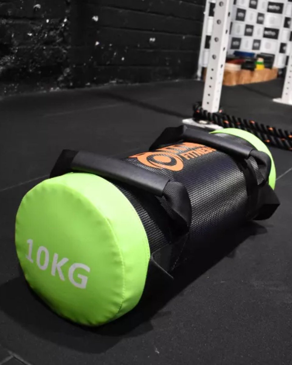 INTHEMARKETIE's tweet image. Take your functional training anywhere. ⚡️🎒
The ITM Power Weight Bag is the ultimate tool for those who want to build raw strength and stability. 

#powerbag #functionalfitness #inthemarket #irishfitfam #sandbagtraining