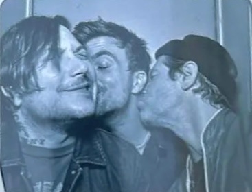 daily AG as otters 🦦 tweet media