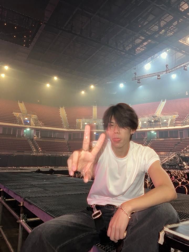 Khunpol. tweet media