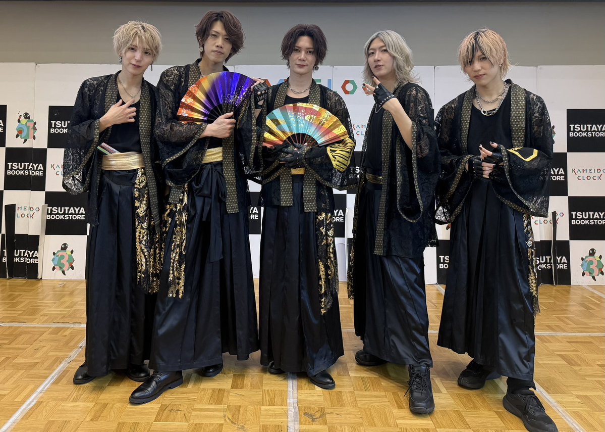 TSUTAYA BOOKSTORE 亀戸 tweet media