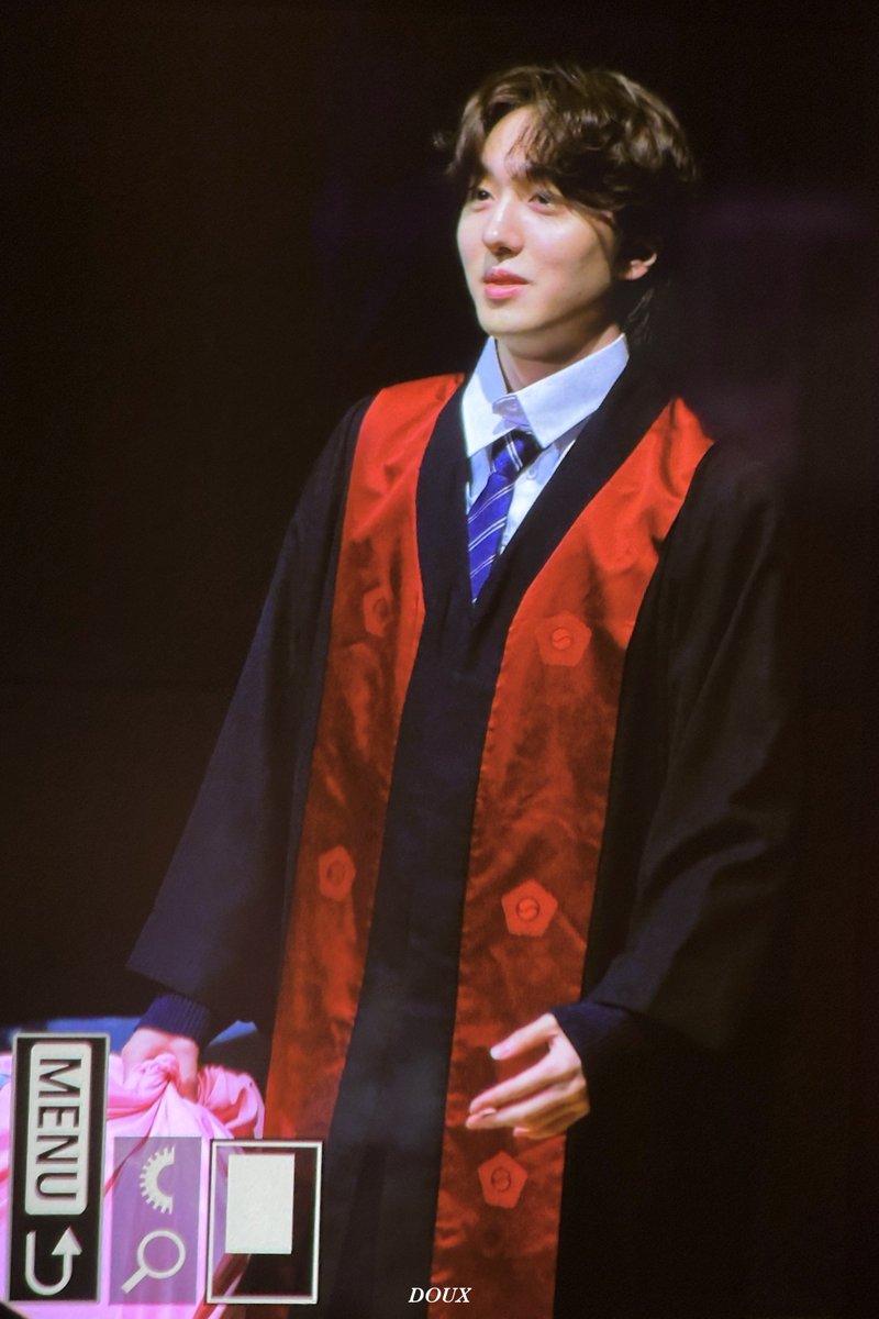 𝑫𝑶𝑼𝑿 tweet media