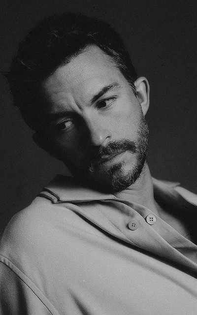 ✨ jonathan bailey lovebot ✨ tweet media