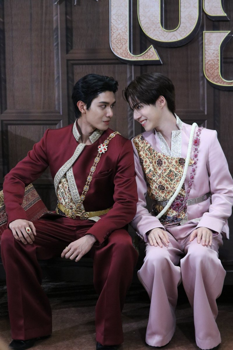 twave by KoreanUpdates! tweet media