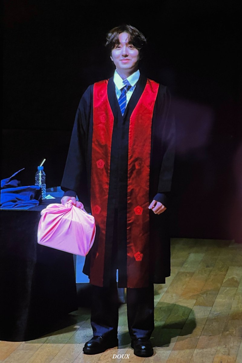 𝑫𝑶𝑼𝑿 tweet media